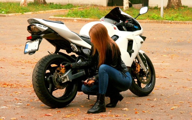 találkozó női motoros